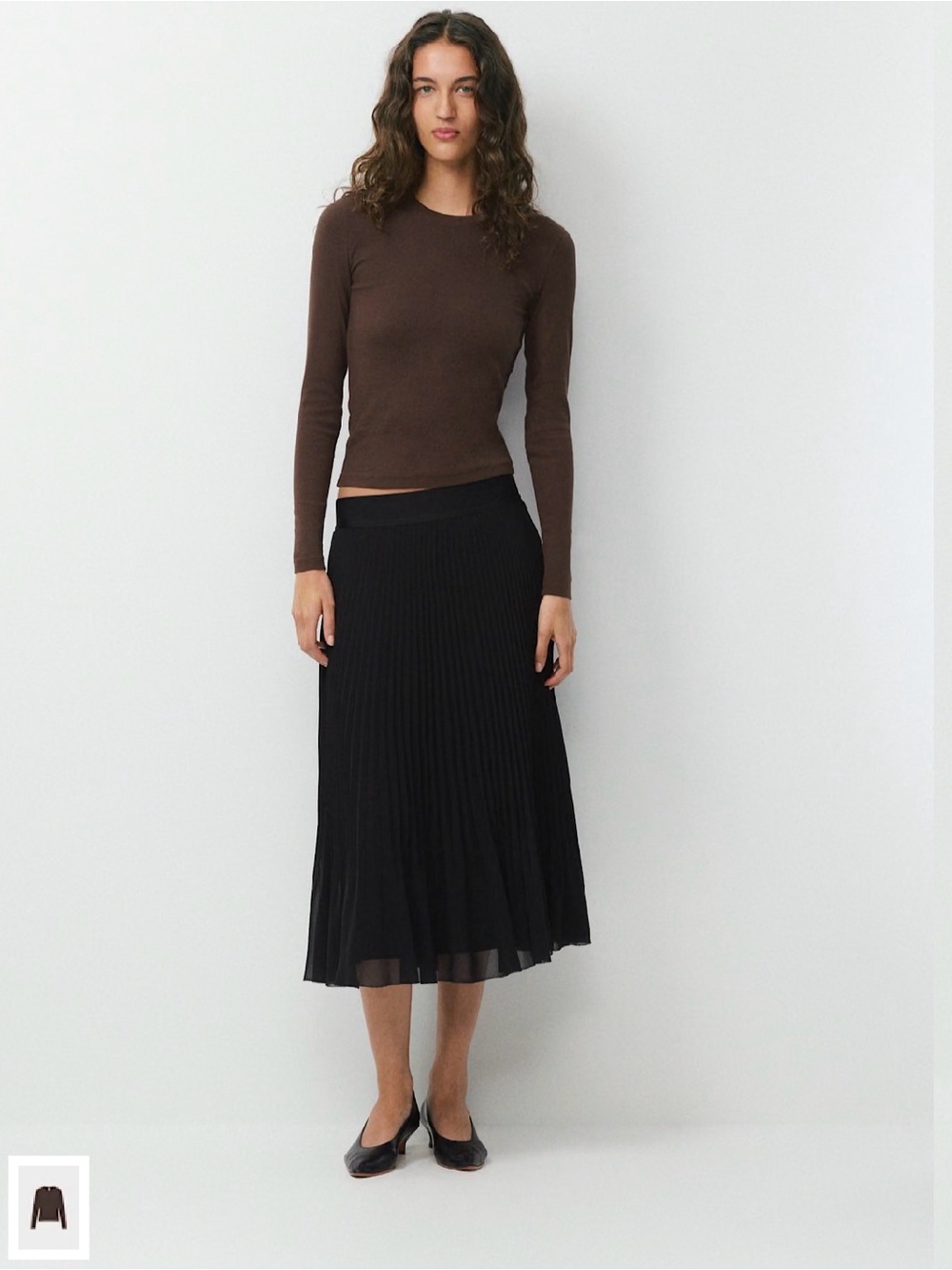 Aritzia Wilfred Twirl Midi Skirt in Black